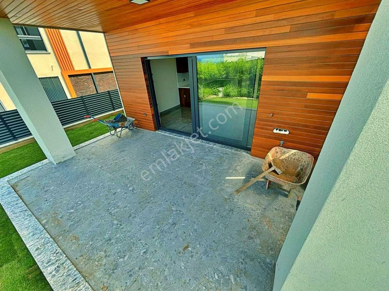 Uytundan Pelitköyde Denize 100 Metre Geniş Bahçeli 4+1 Villa - Görsel 4