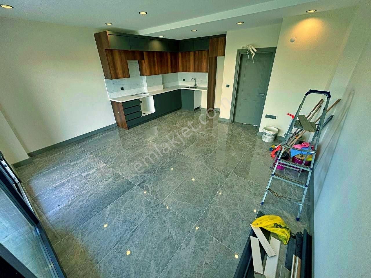 Uytundan Pelitköyde Denize 100 Metre Geniş Bahçeli 4+1 Villa - Görsel 10