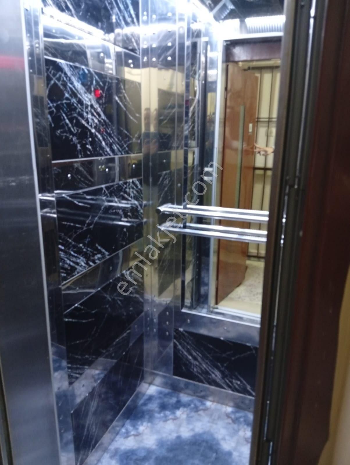 Aydın Üst Efelerde Acil Satılık 130 M2 Daire Site İçinde Bahçeli Nezih Bir Daire Masrafsız - Görsel 5