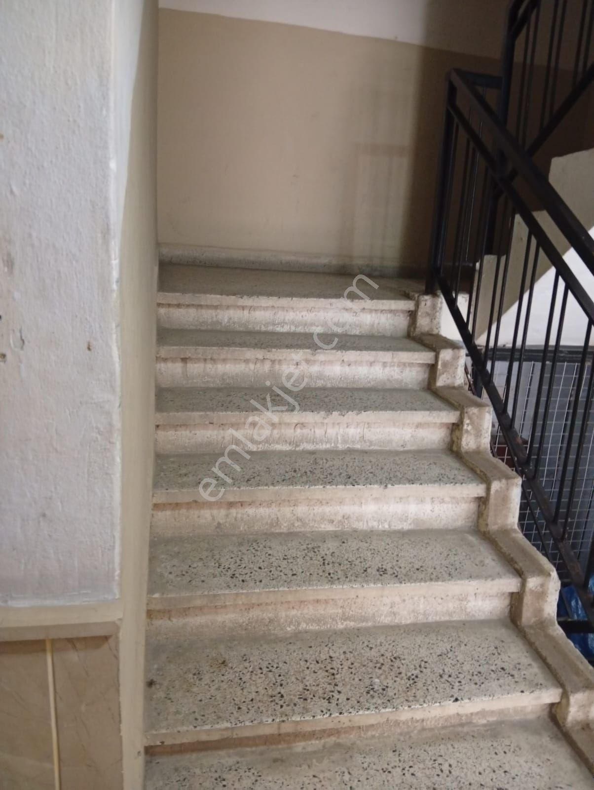 Aydın Üst Efelerde Acil Satılık 130 M2 Daire Site İçinde Bahçeli Nezih Bir Daire Masrafsız - Görsel 6