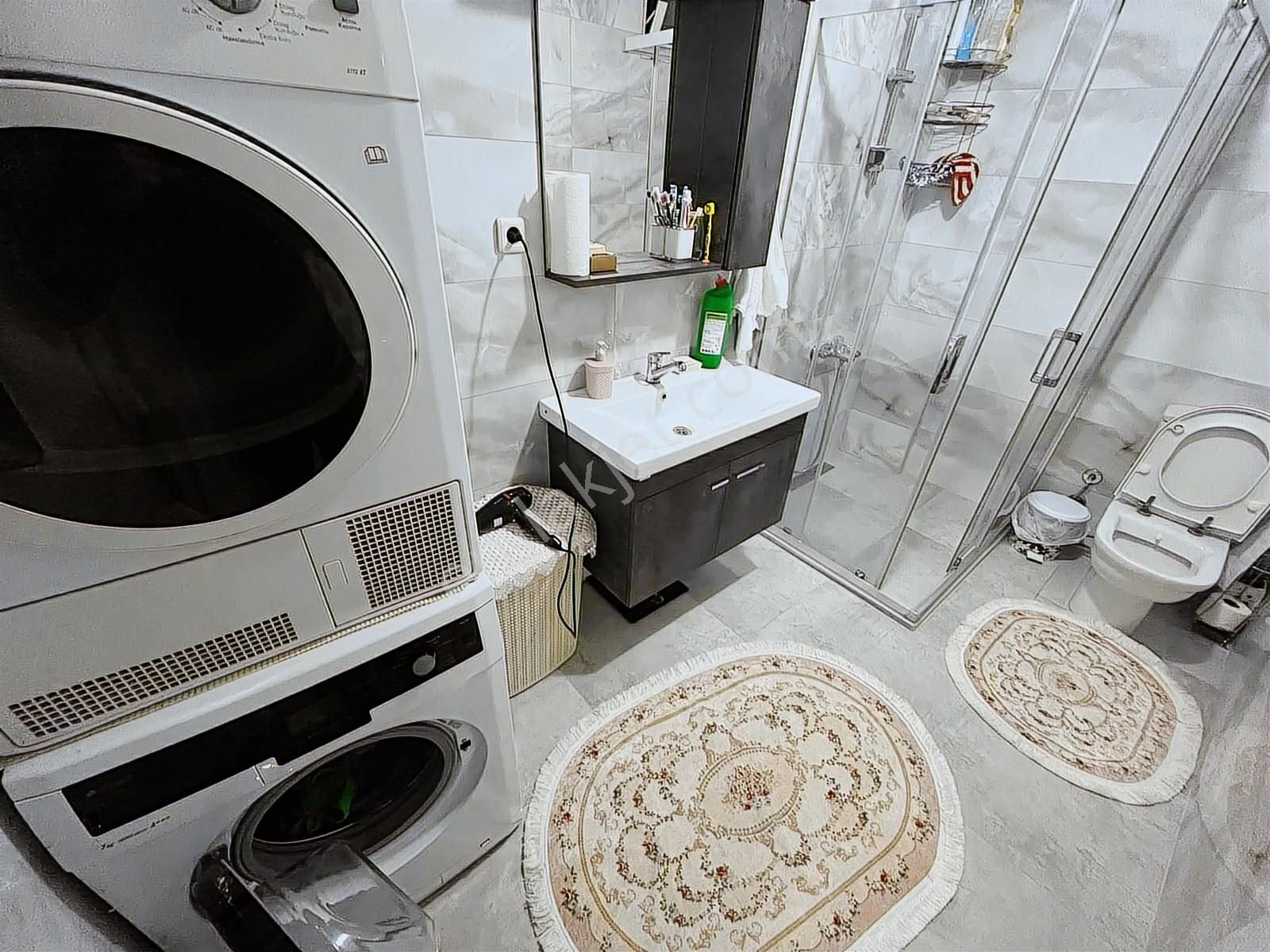 █ Konfor █ Altıntepe'de Asansörlü, Ara Katta Ön Cepheli 2+1 - Görsel 32