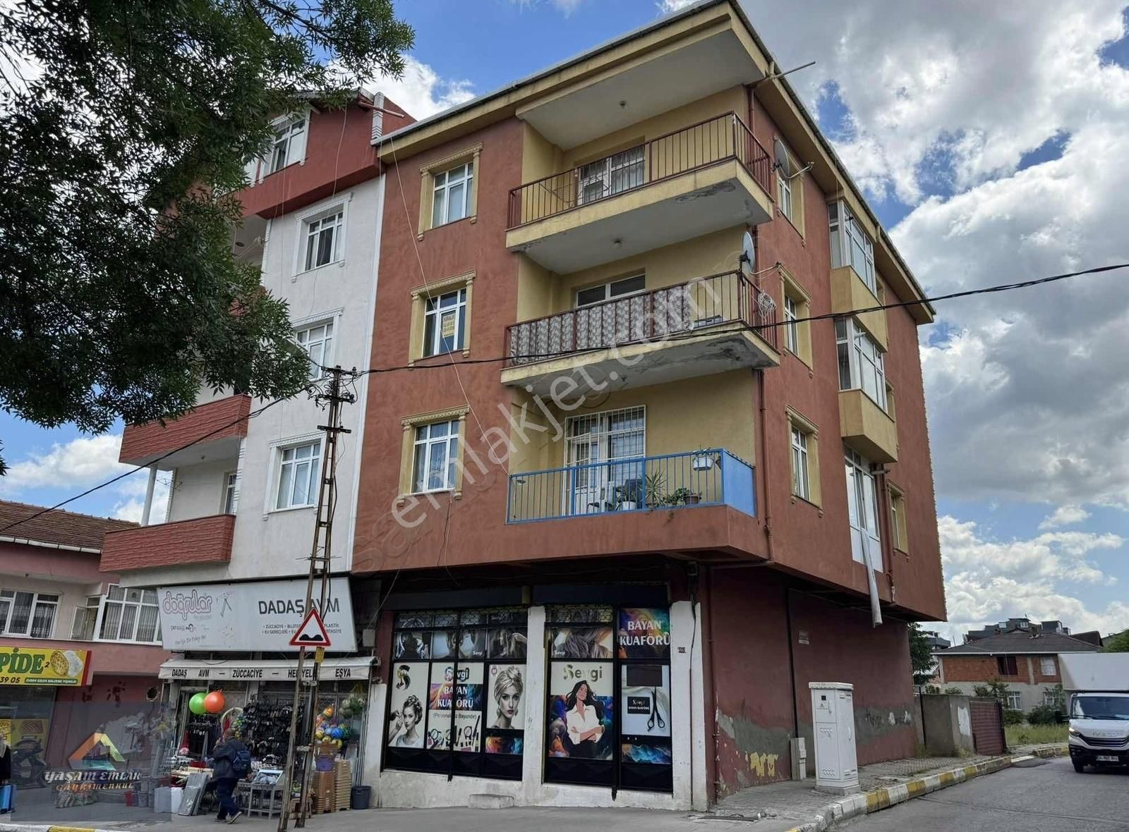 Yaşam'dan M.akif Mahallesi Ana Cadde Üzeri 3+1 E.banyolu Daire - Görsel 18