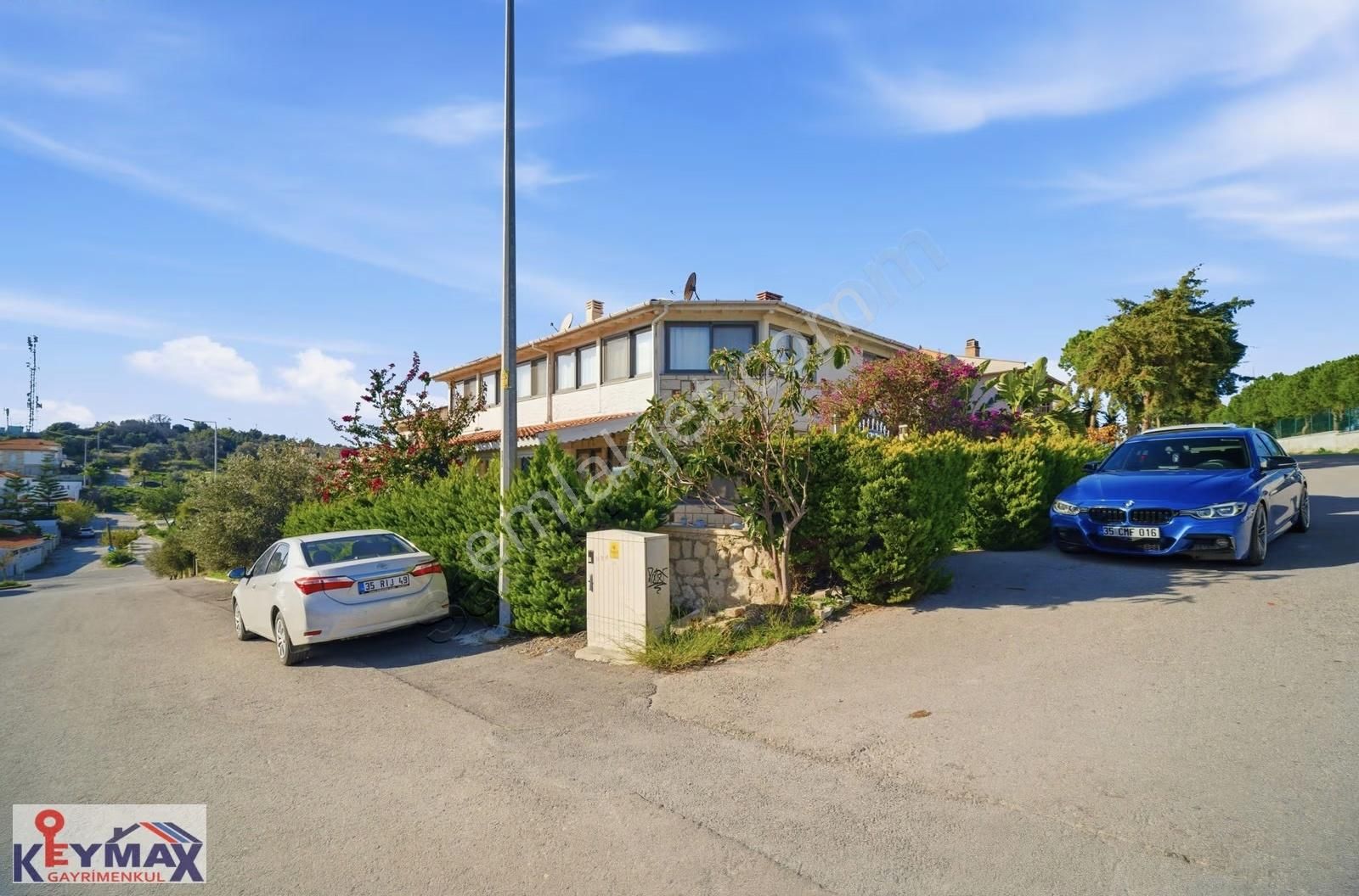 Alaçatıda Çarşıya 400mt. Mesafede 7+1 Bahçeli Köşe Dubleks Villa - Görsel 12