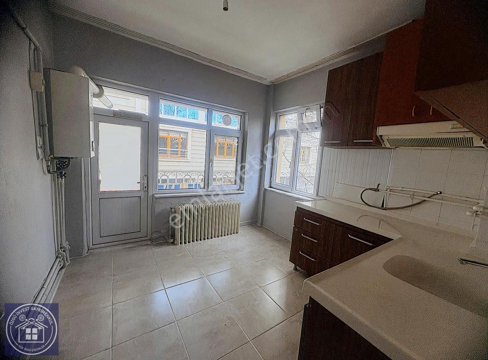 Özgü'den İstasyon Caddesinde Geniş Ve Temiz Kiralık 2+1 Daire - Görsel 3