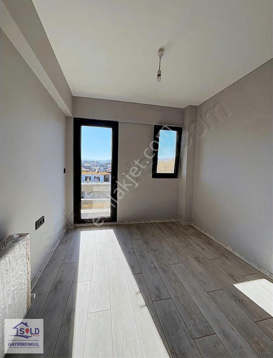 Urla Merkez, Rüstem Mahallesi, Satılık 4+1 Villa - Görsel 2