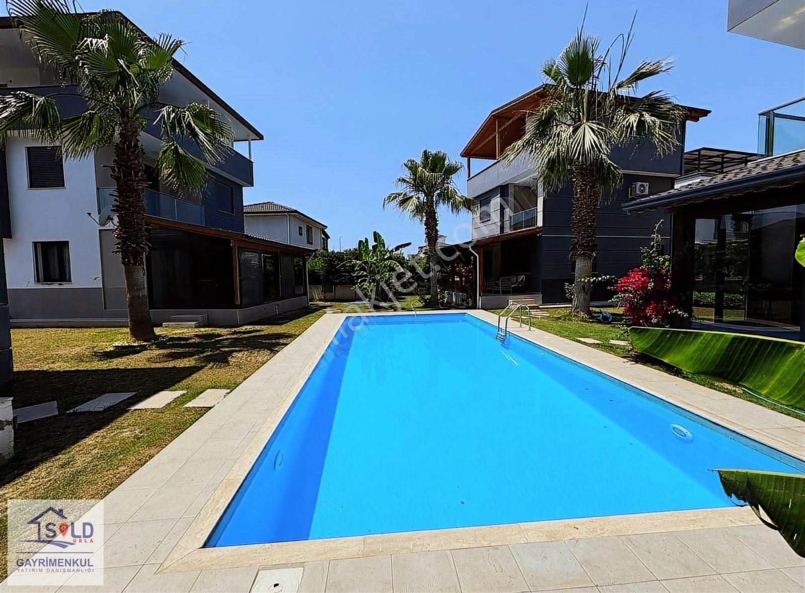 Seferihisar Sığacık'ta Havuzlu Site İçerisinde Satılık 3+1 Villa - Görsel 8