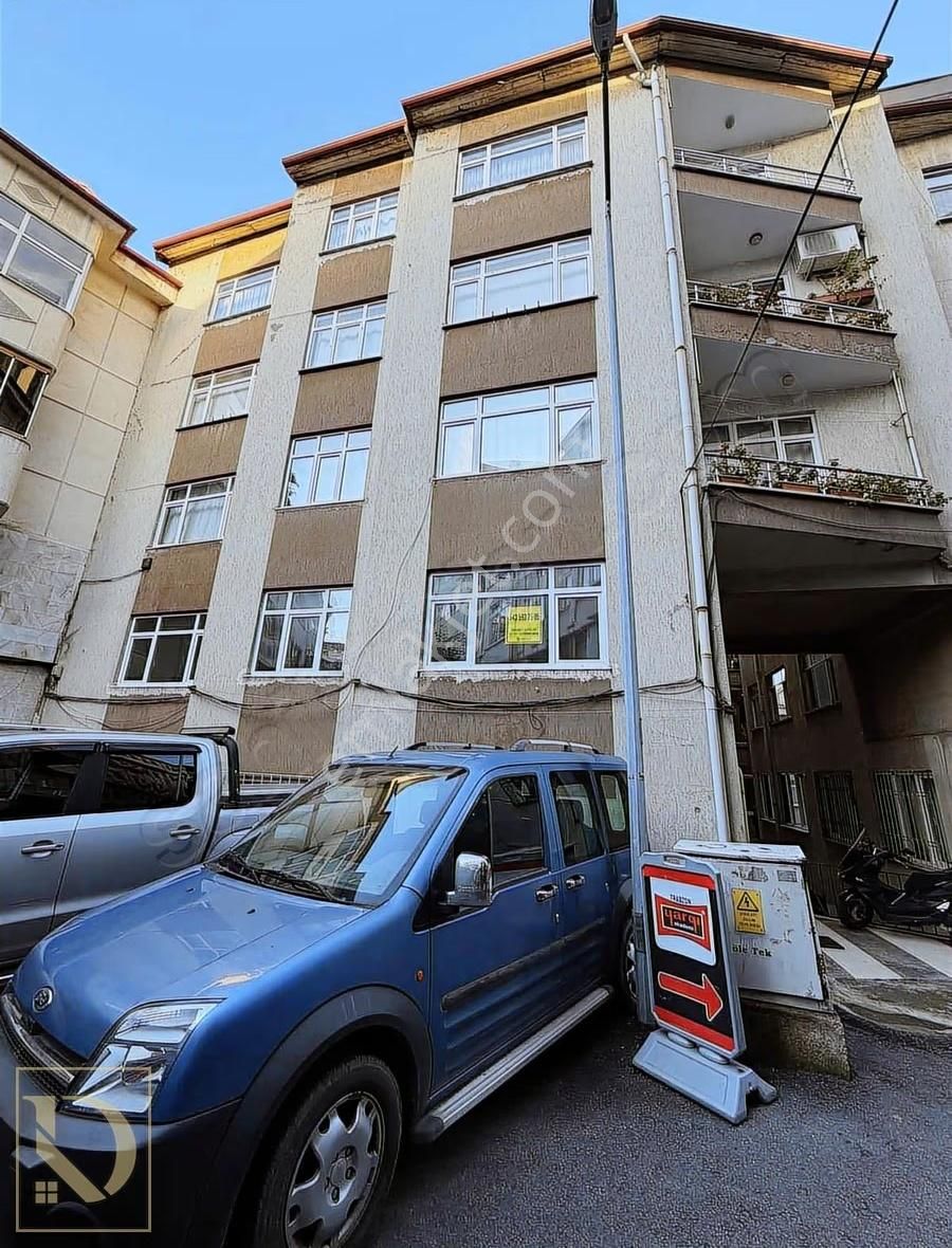 Meydanın Göbeğinde Kiralık 3+1 Daire