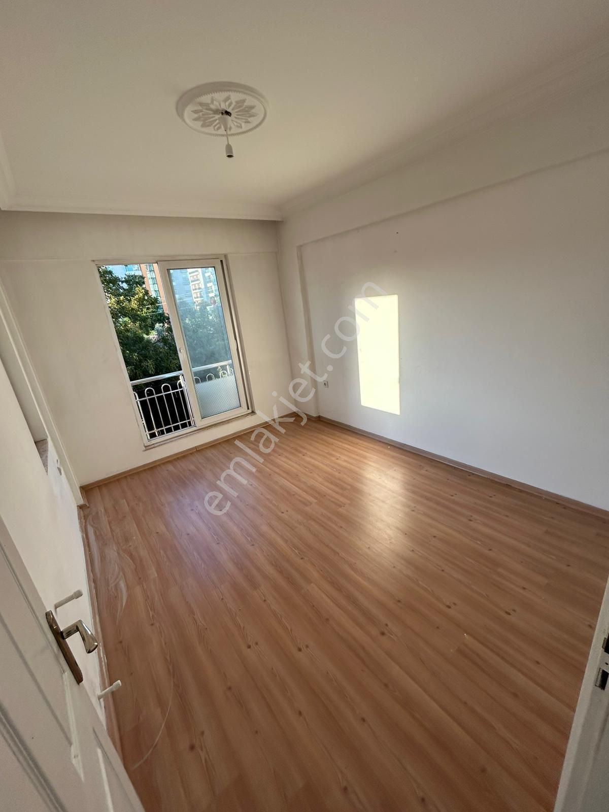 Kızıltoprakta Geniş 3+1 Aileye Kiralık Daire - Görsel 17