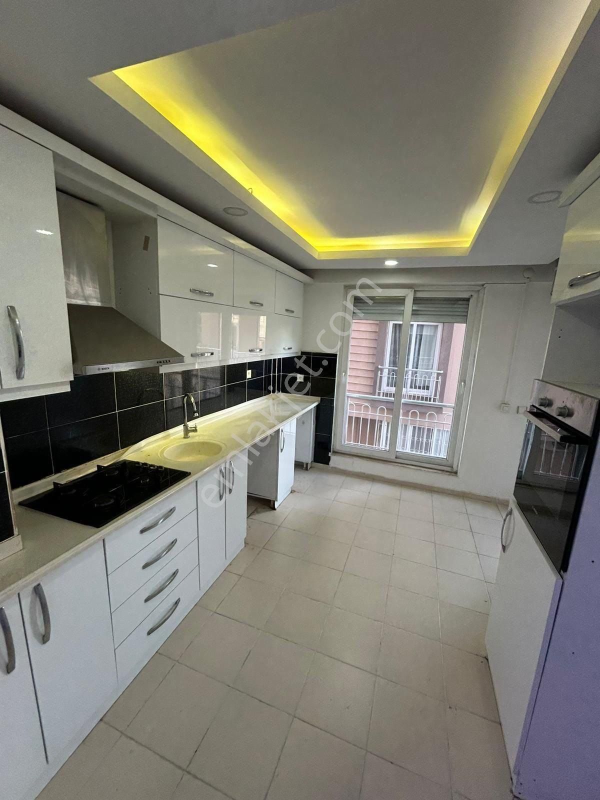 Kızıltoprakta Geniş 3+1 Aileye Kiralık Daire