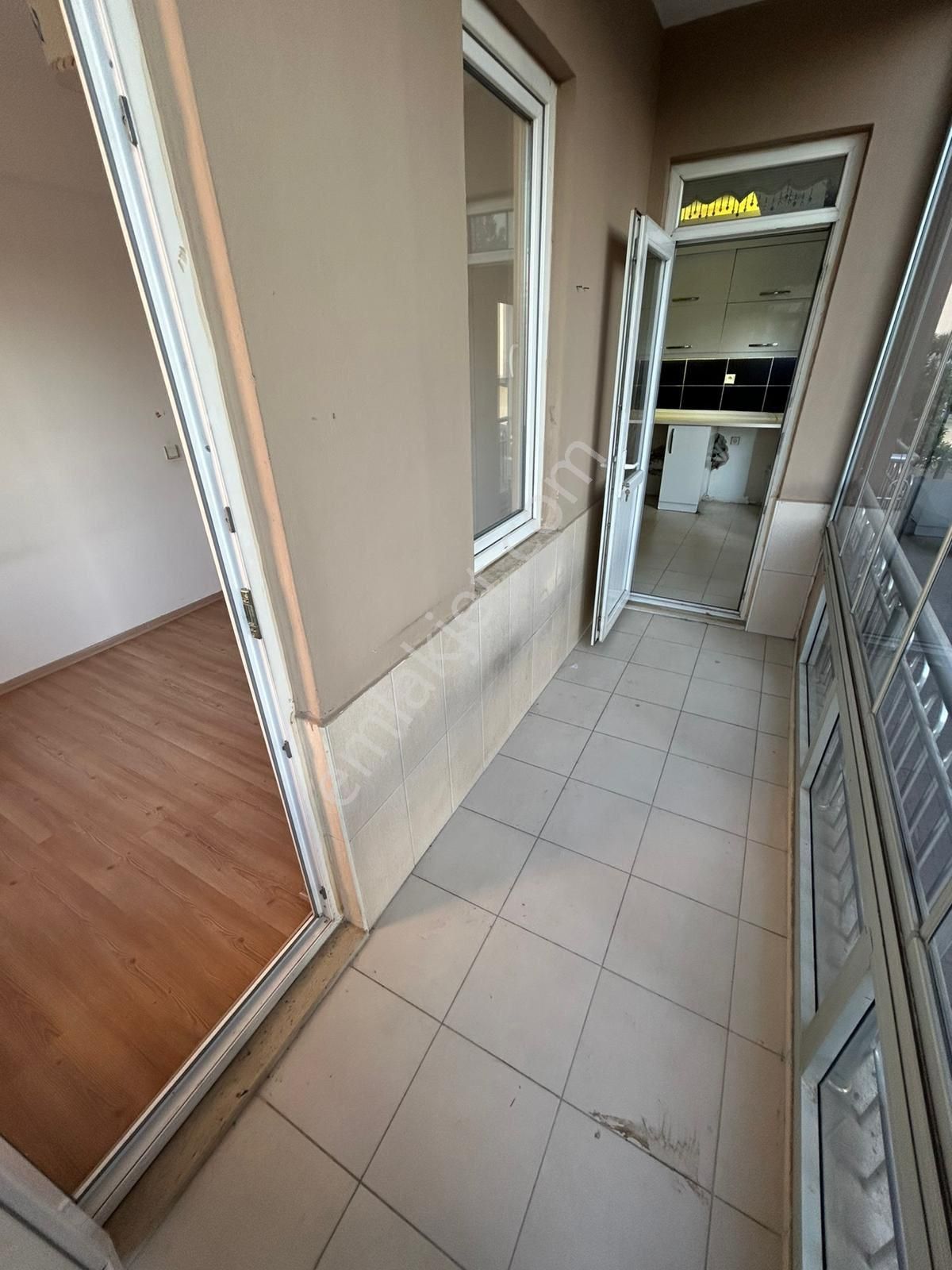 Kızıltoprakta Geniş 3+1 Aileye Kiralık Daire - Görsel 24