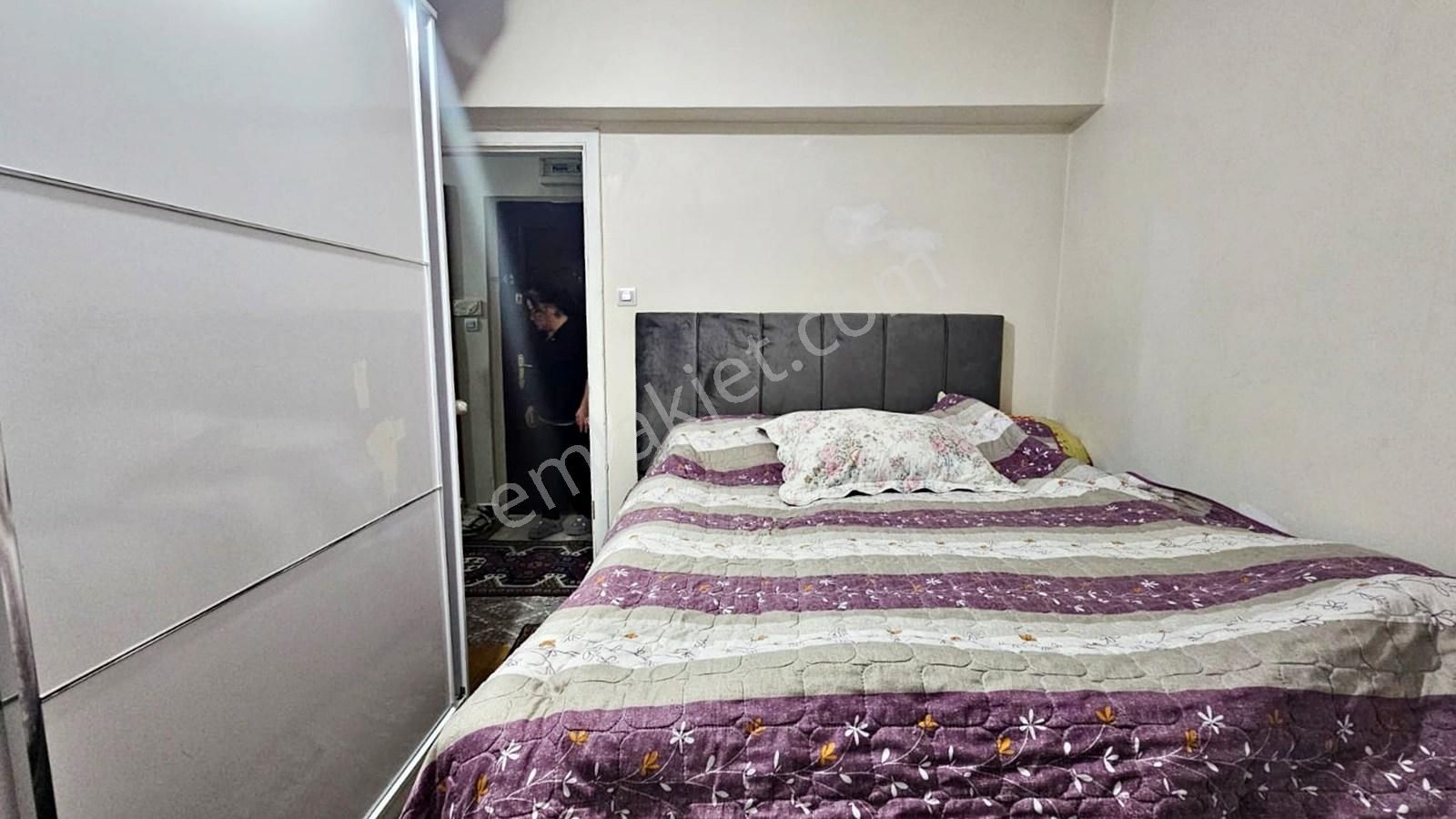 Valentia'dan Natoyolu Cadde Yakını Ara Kat Konumunda 3+1 Daire - Görsel 4