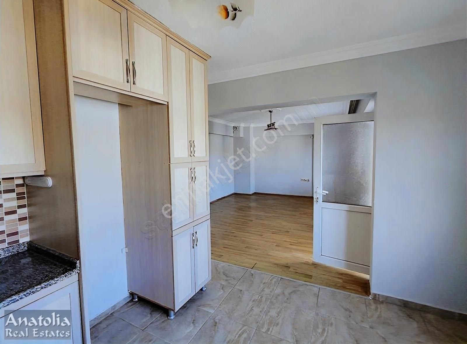 Merkezde Kiralık 3+1 Geniş Daire - Görsel 10