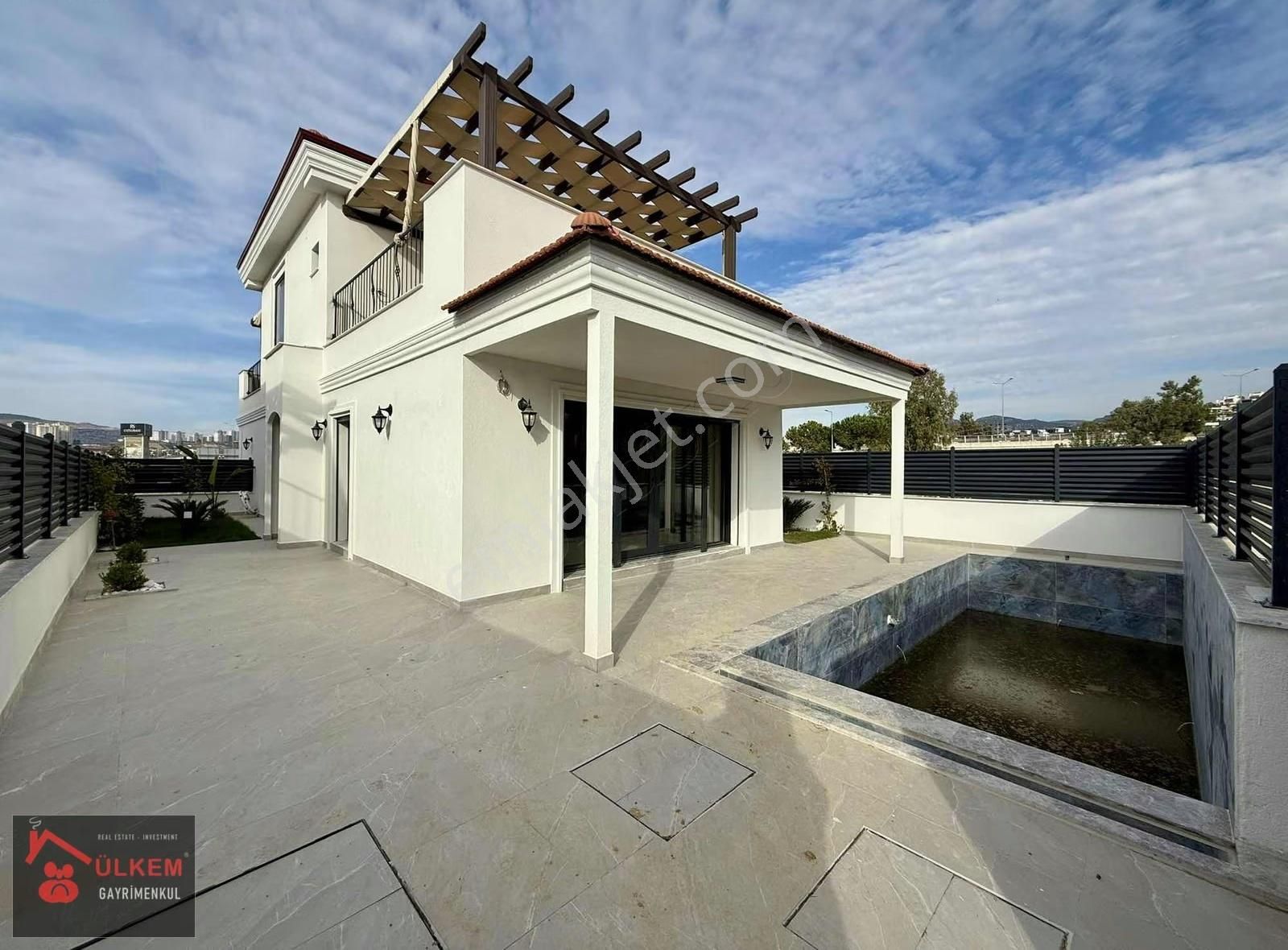Karaovada Acil Müstakil Özel Havuzlu 5+1 Sıfır Villa