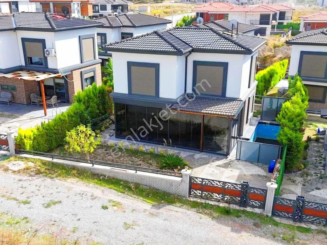 Özel Havuz 350m2 Arsa Tek Müstakil