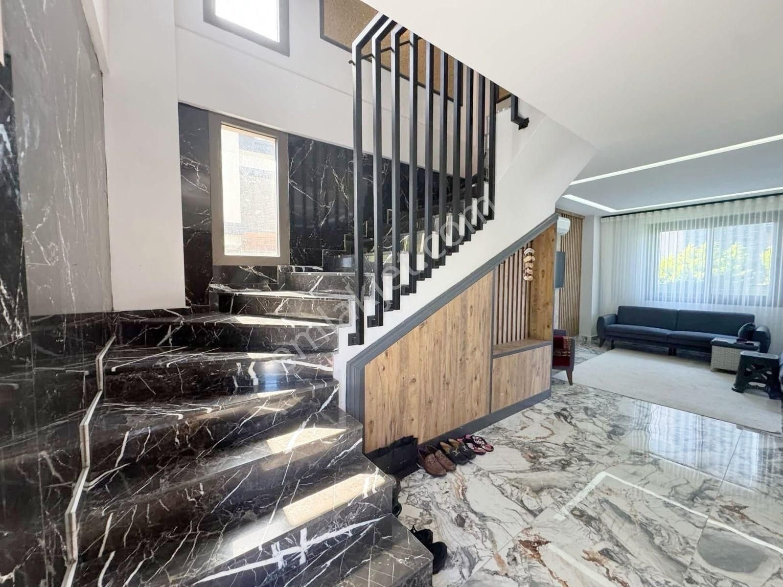 Özel Havuz 350m2 Arsa Tek Müstakil - Görsel 14