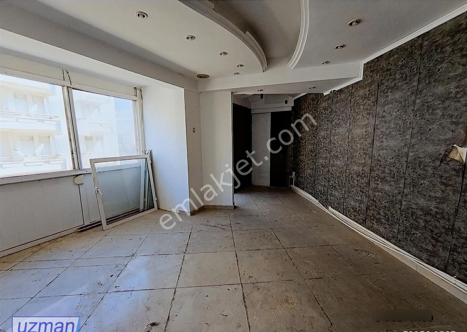 Kuşadası Merkezde İşyerine Ve Meskene Uygun 1+1 Satılık Daire - Görsel 7