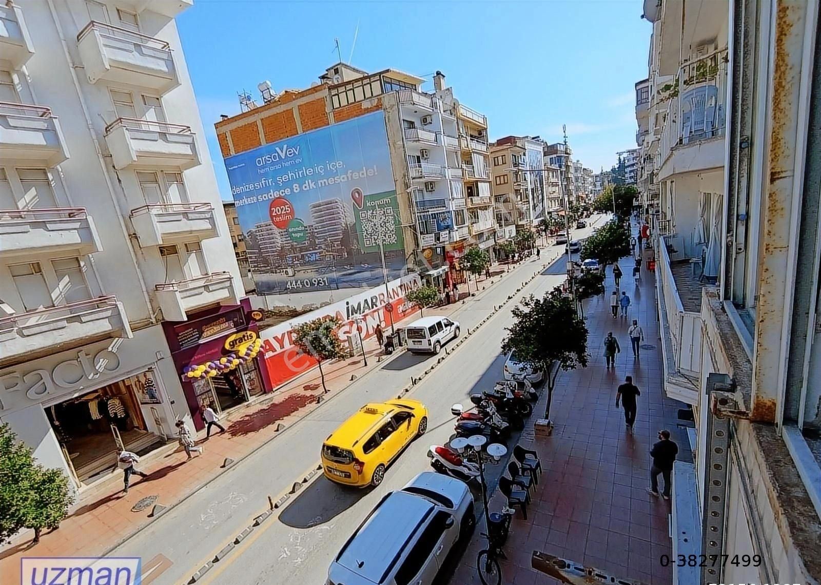 Kuşadası Merkezde İşyerine Ve Meskene Uygun 1+1 Satılık Daire - Görsel 2