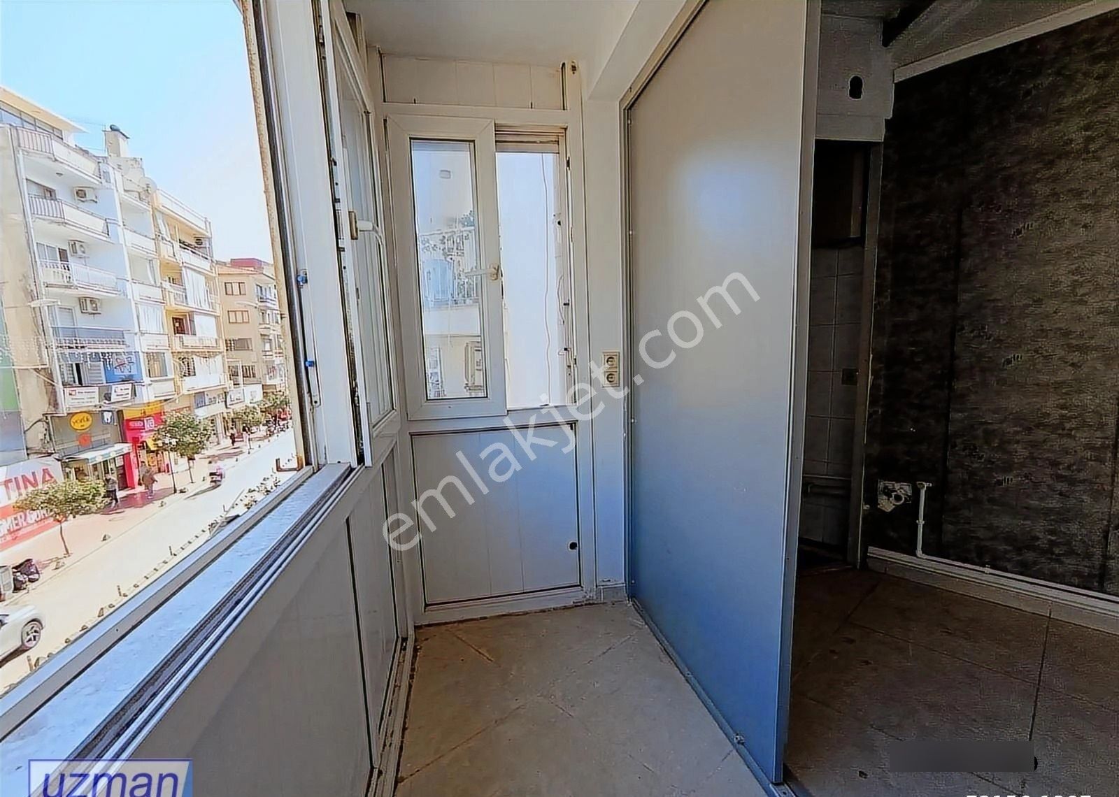 Kuşadası Merkezde İşyerine Ve Meskene Uygun 1+1 Satılık Daire - Görsel 11