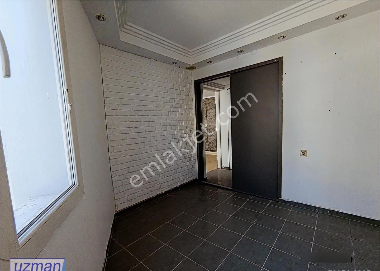 Kuşadası Merkezde İşyerine Ve Meskene Uygun 1+1 Satılık Daire - Görsel 9