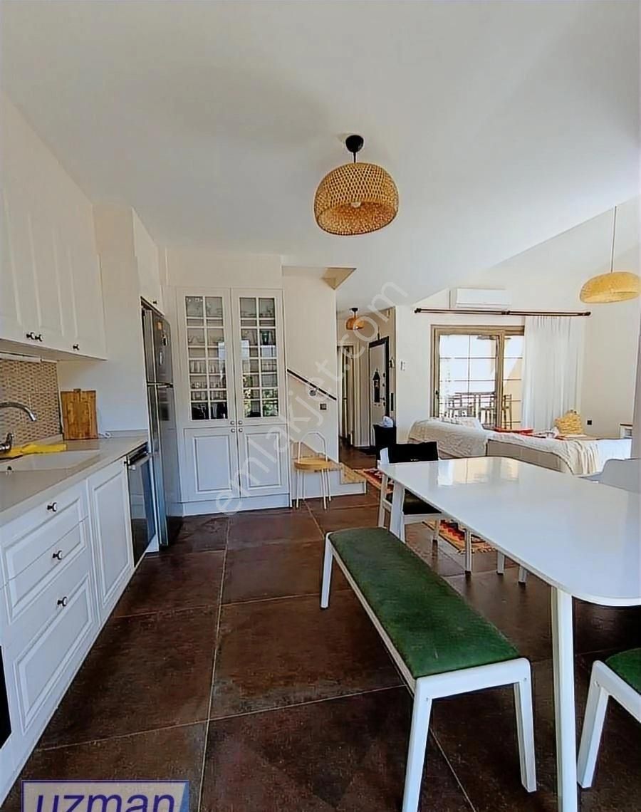 Kuşadasında 3+1 Elit Site İçinde Eşyalı Lüks Kiralık Villa - Görsel 23