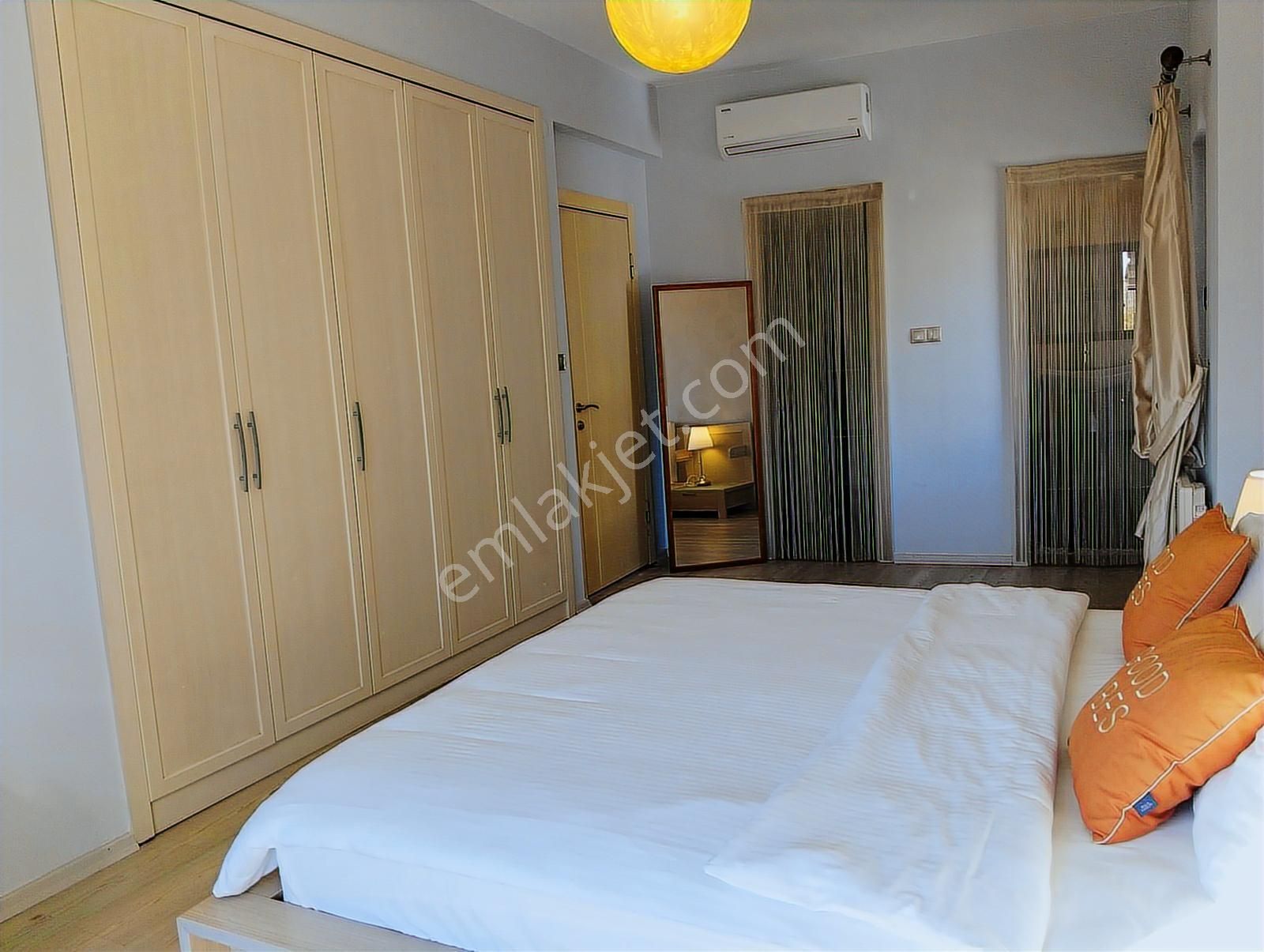 Ortakent"te, Havuzlu, Deniz Manzaralı, Yıllık Kiralık Villa - Görsel 6