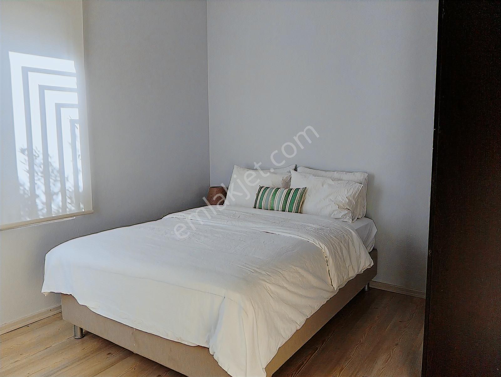 Ortakent"te, Havuzlu, Deniz Manzaralı, Yıllık Kiralık Villa - Görsel 2