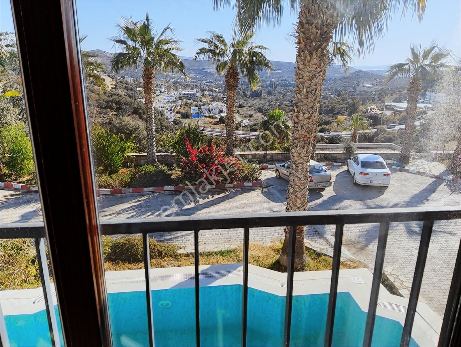 Ortakent"te, Havuzlu, Deniz Manzaralı, Yıllık Kiralık Villa - Görsel 33