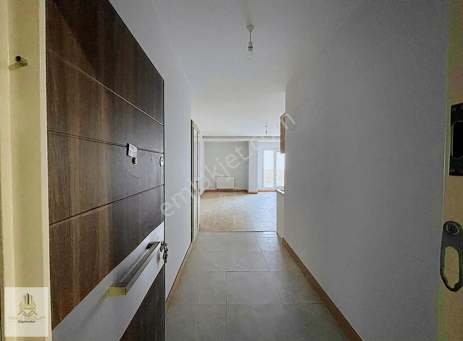 Avrupark Sitesinde 2+1 Ofis Veya Mesken Kullanımına Uygun