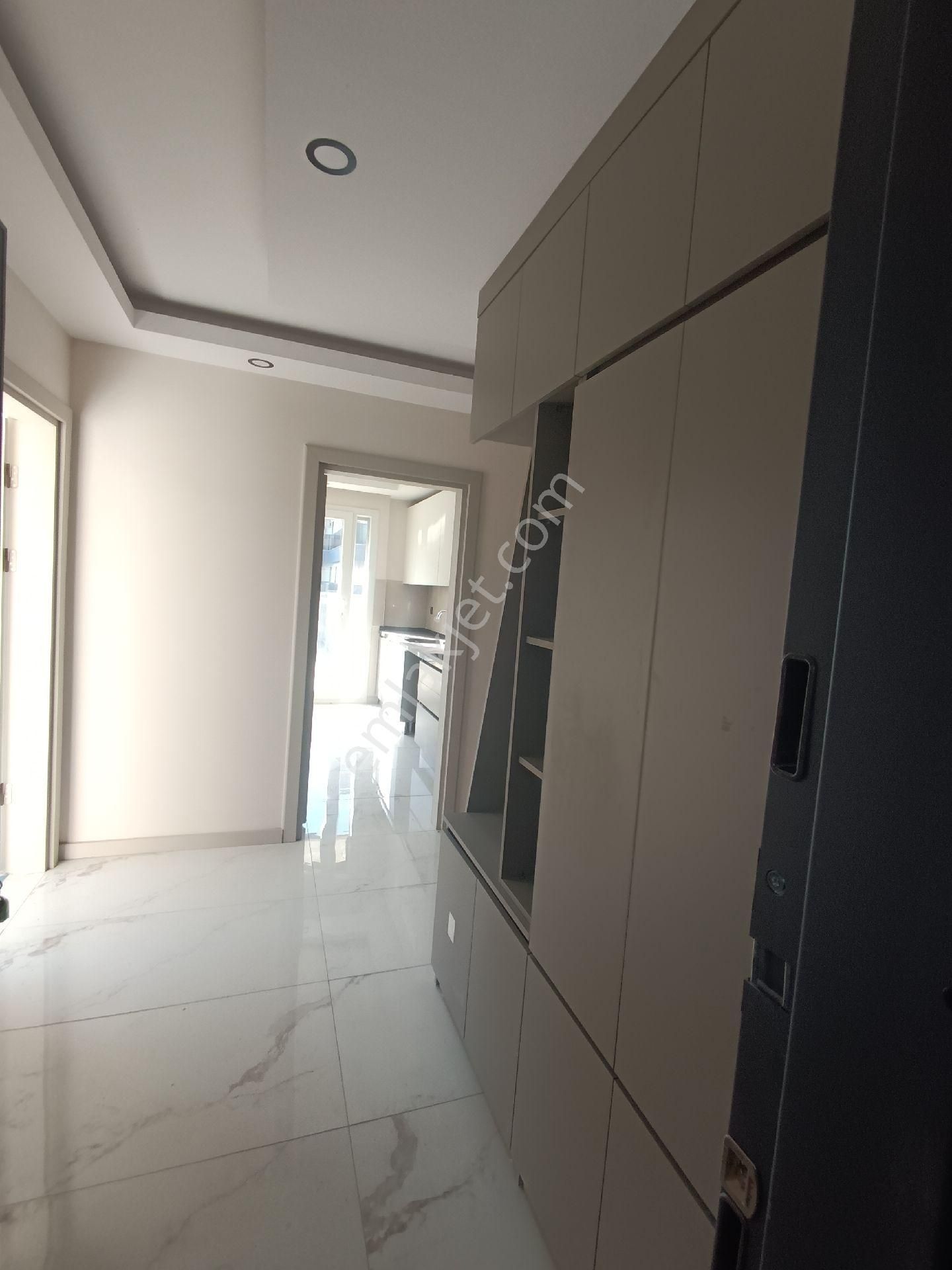 Kuşadası Merkezde Satılık Arakat 3+1 Daire - Görsel 18