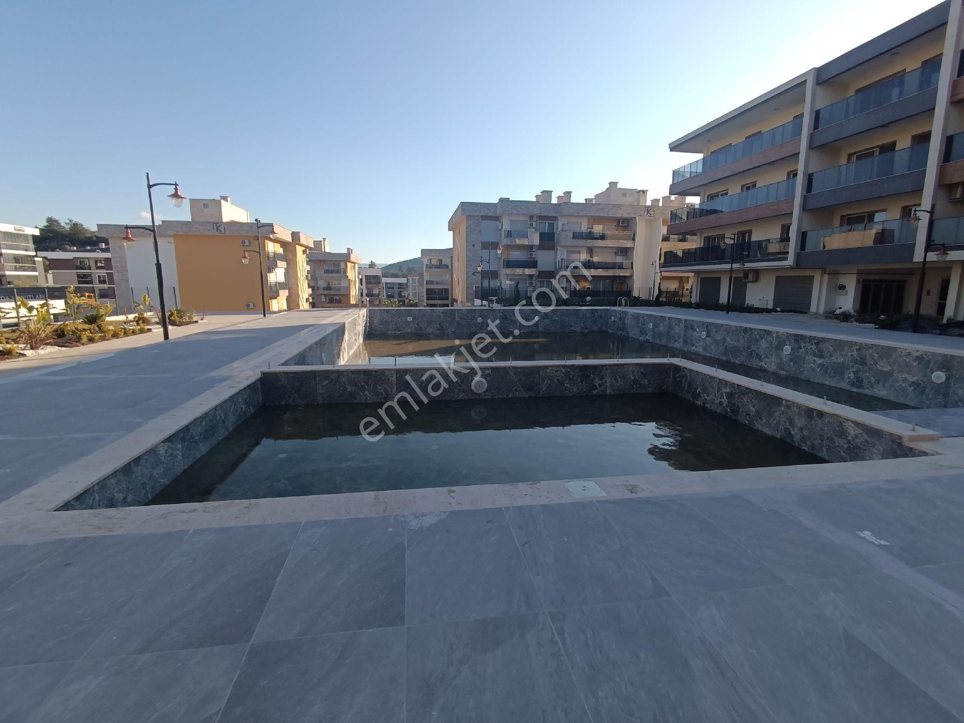 Kuşadası Merkezde Satılık Arakat 3+1 Daire - Görsel 33