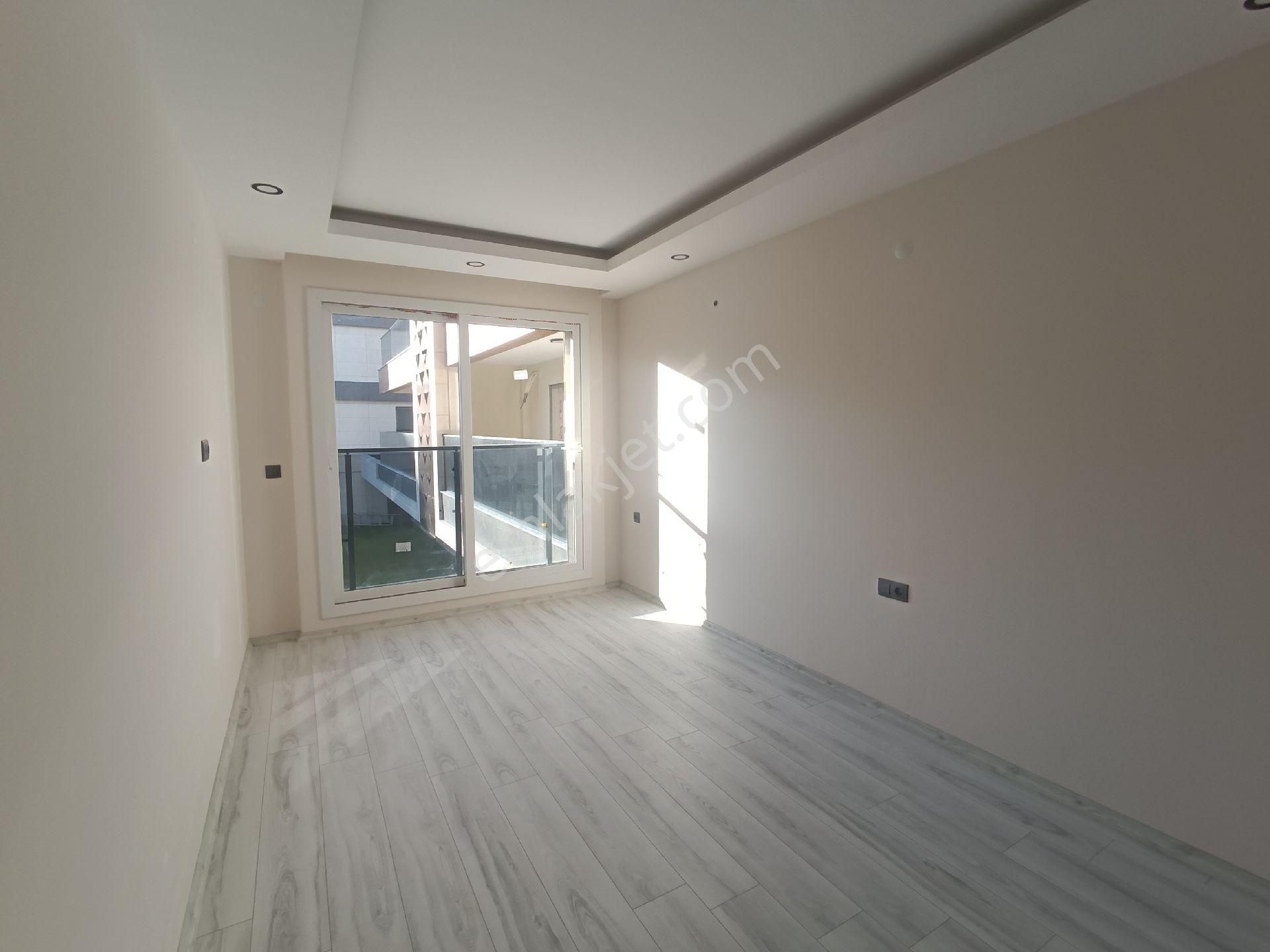 Kuşadası Merkezde Satılık Arakat 3+1 Daire - Görsel 16