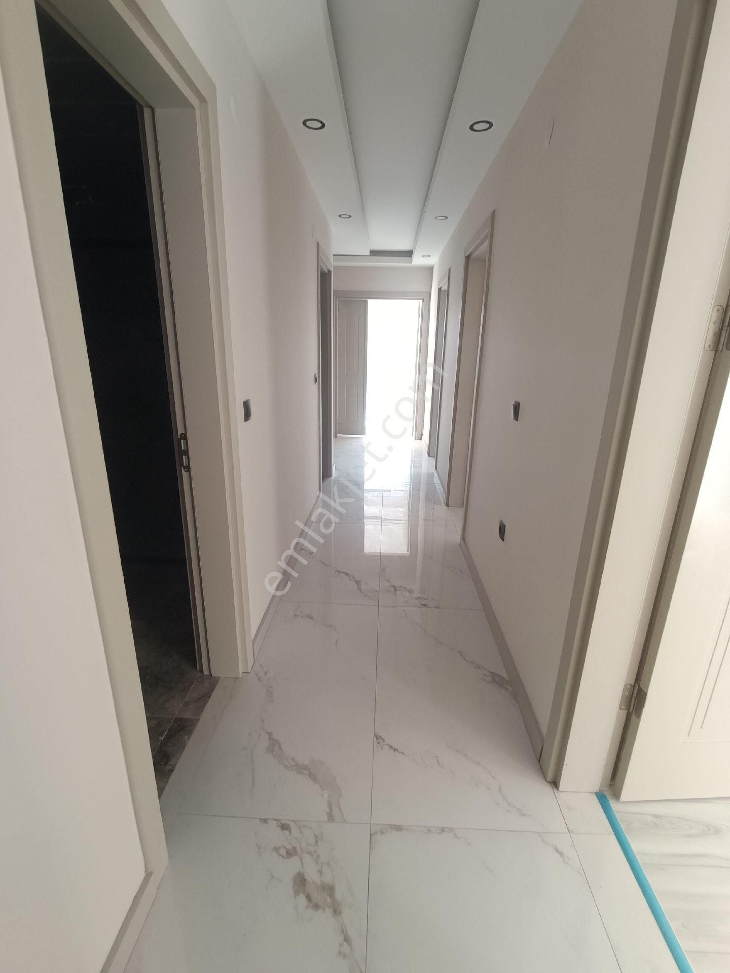 Kuşadası Merkezde Satılık Arakat 3+1 Daire - Görsel 19