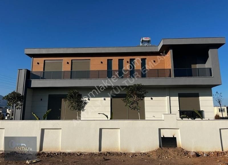 Döşemealtı Şehir Hastahanesi Yakını 4+1 Ultra Lüx Kiralık Villa. - Görsel 15