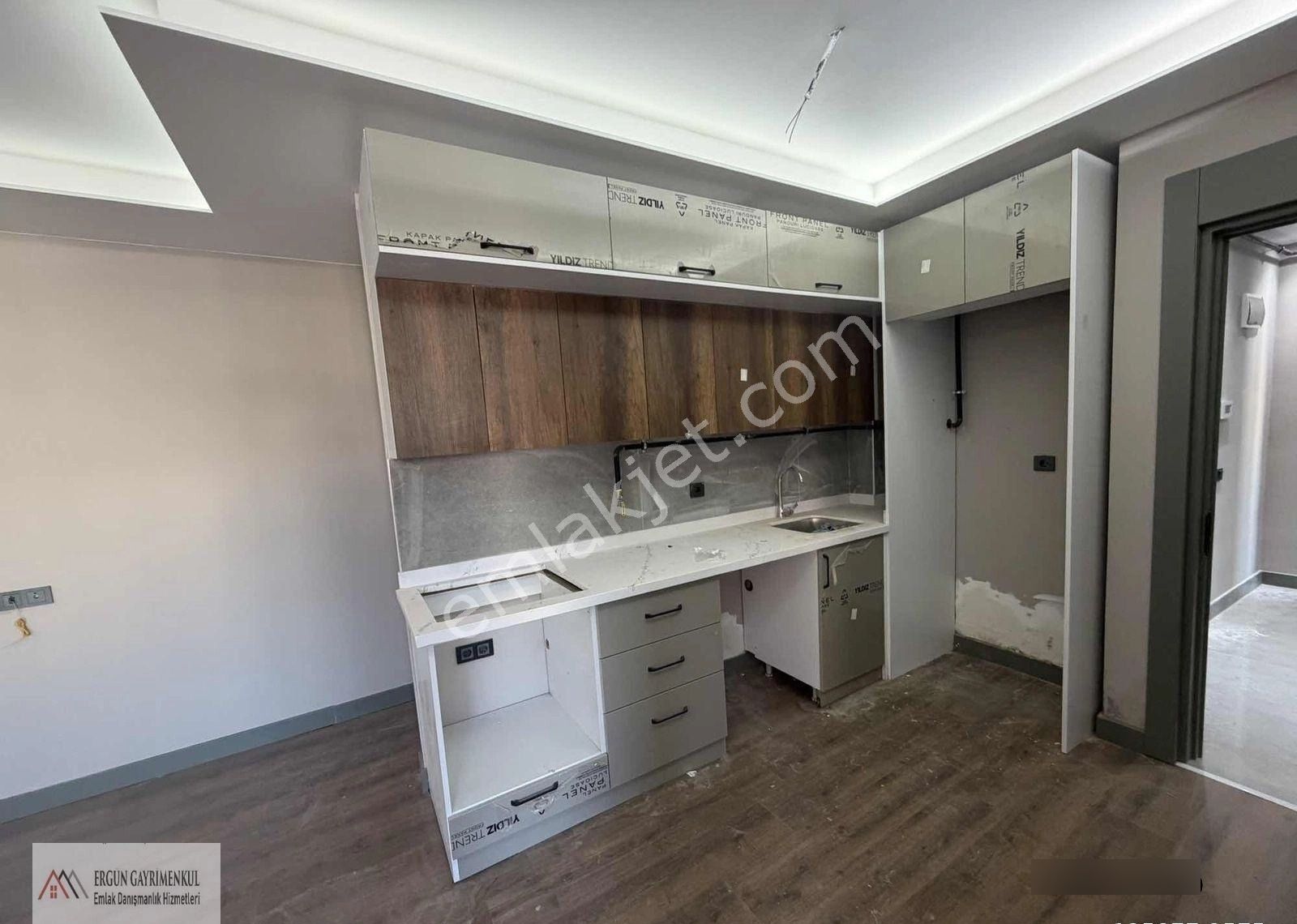 Bahçelievler'de Oturuma Hazır Satılık 2+1 Sıfır Bina! - Görsel 9