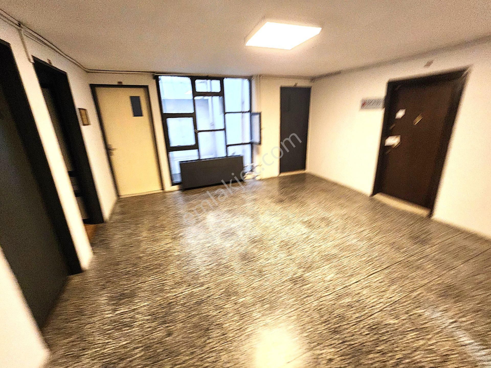 Remax Arma’dan, Konak Pasaportta Cumhuriyet Bulvarı Üzeri Satılık Ofis - Görsel 5