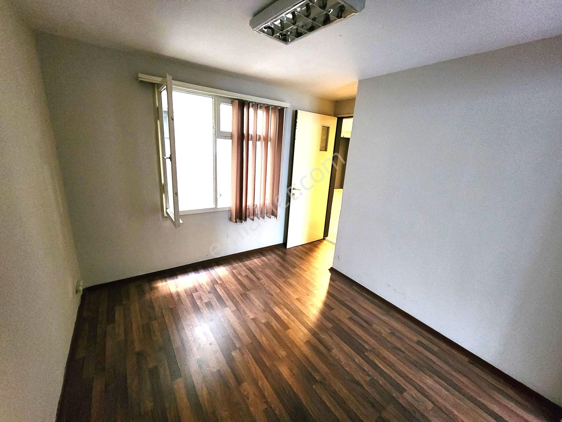 Remax Arma’dan, Konak Pasaportta Cumhuriyet Bulvarı Üzeri Satılık Ofis - Görsel 13