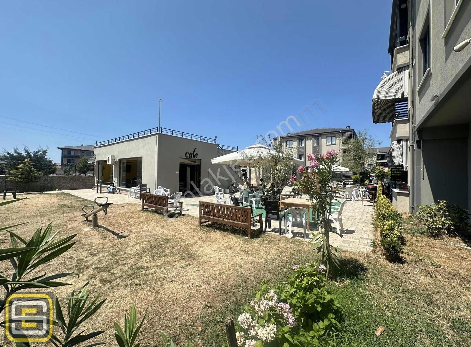 İki Havuzlu Lüks Sitede Ara Kat Mutfak Tamamen Ayrı 2+1 95 M2 - Görsel 6