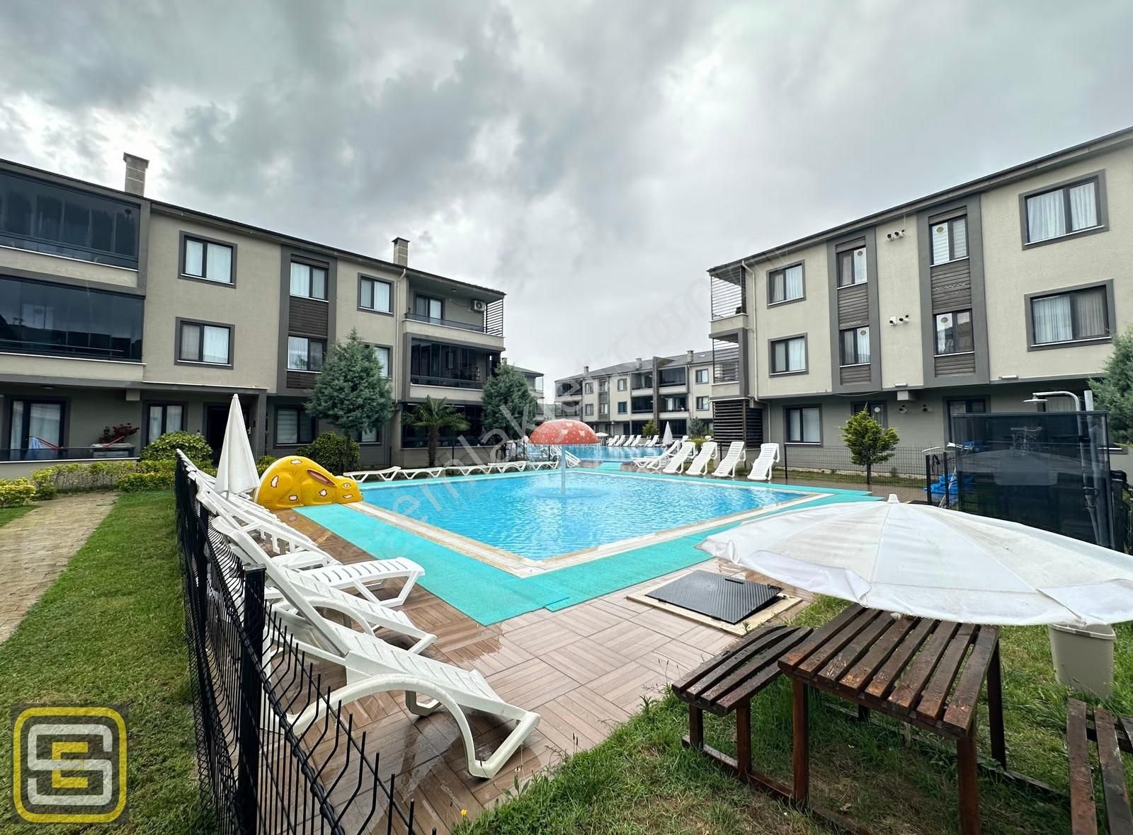 İki Havuzlu Lüks Sitede Ara Kat Mutfak Tamamen Ayrı 2+1 95 M2 - Görsel 3