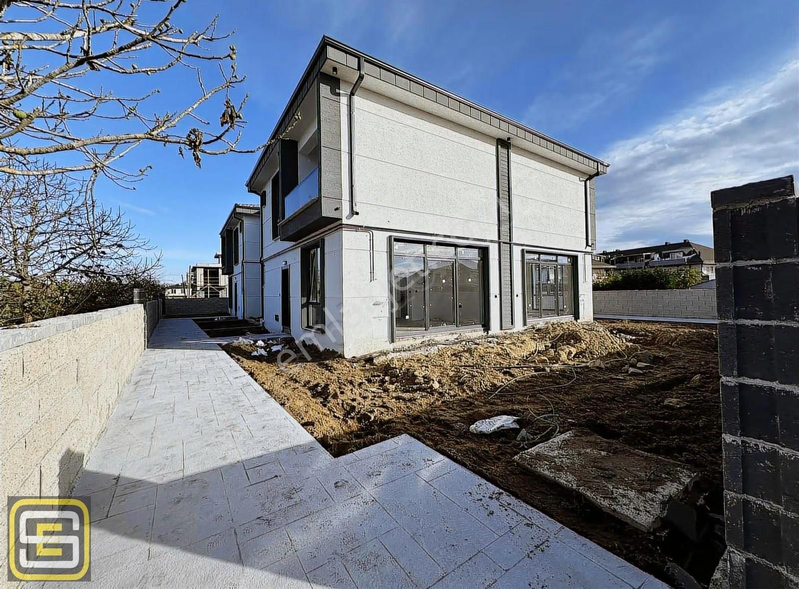 Müstakil Bahçeli Lüks Yaşam Daire Fiyatına 2+1 135 M2 Villa