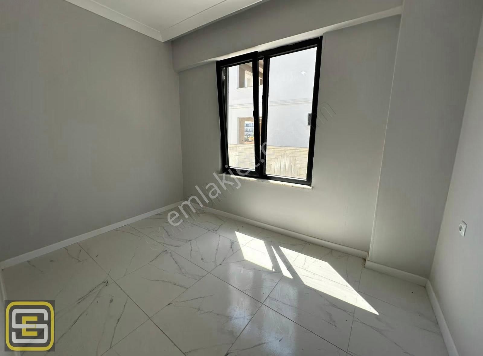 Karasu'da Lüks Sitede Havuz Başı Yerden Isıtmalı 2+1 85 M2 Daire - Görsel 8