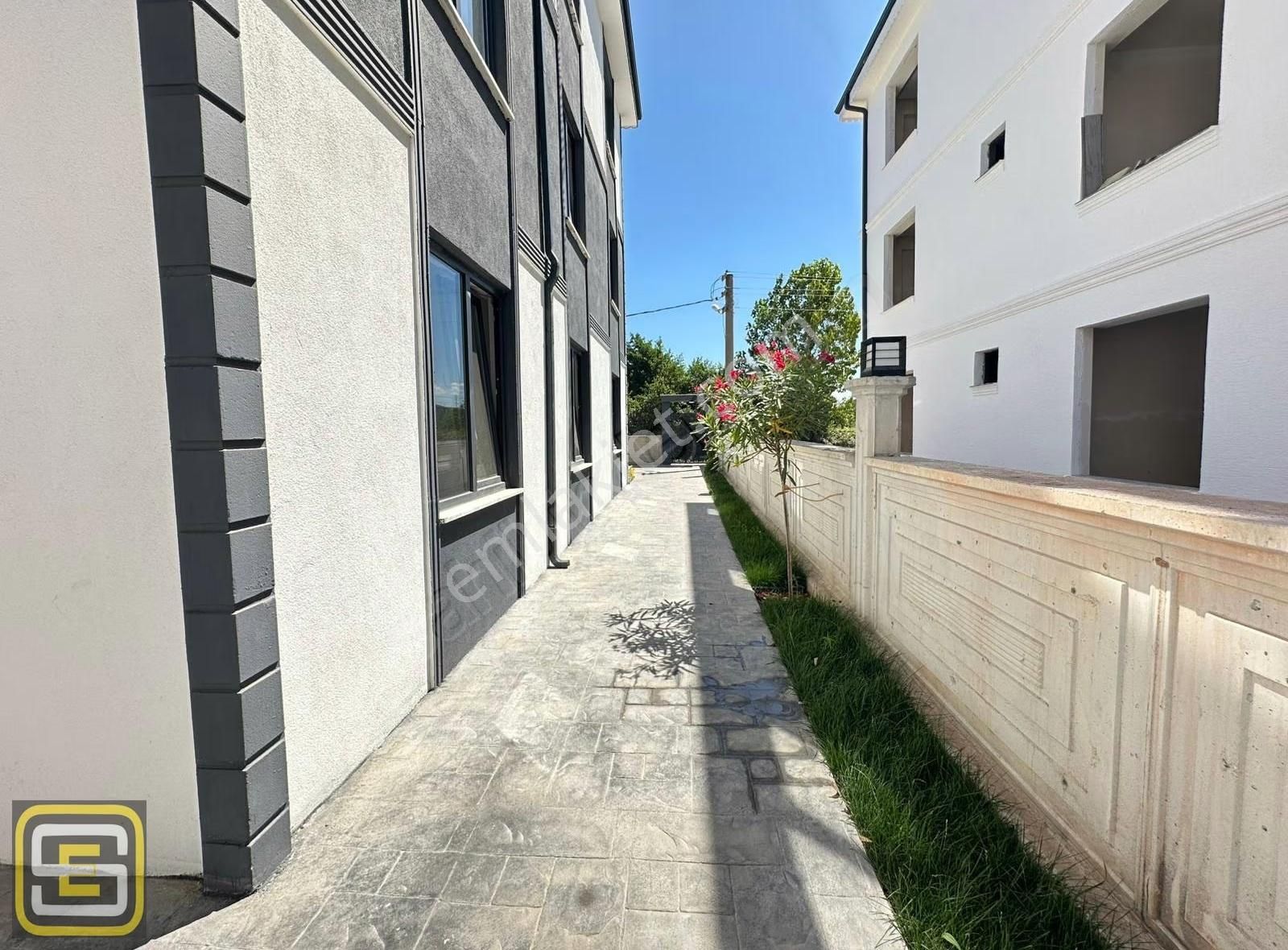 Karasu'da Lüks Sitede Havuz Başı Yerden Isıtmalı 2+1 85 M2 Daire - Görsel 18