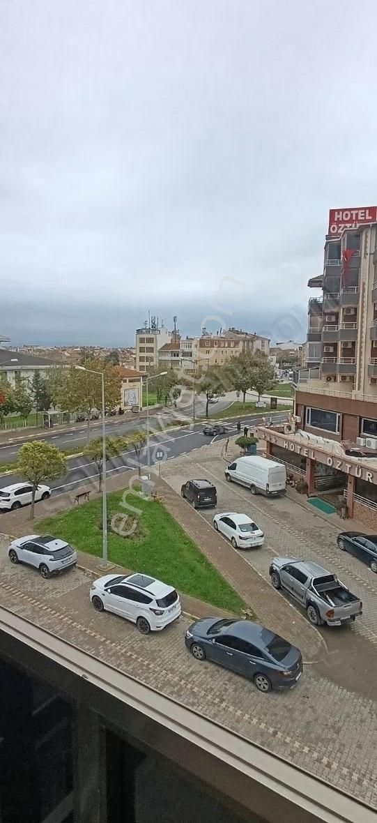 Çok Merkezi Konumda Kiralık 2+1 Daire - Görsel 17
