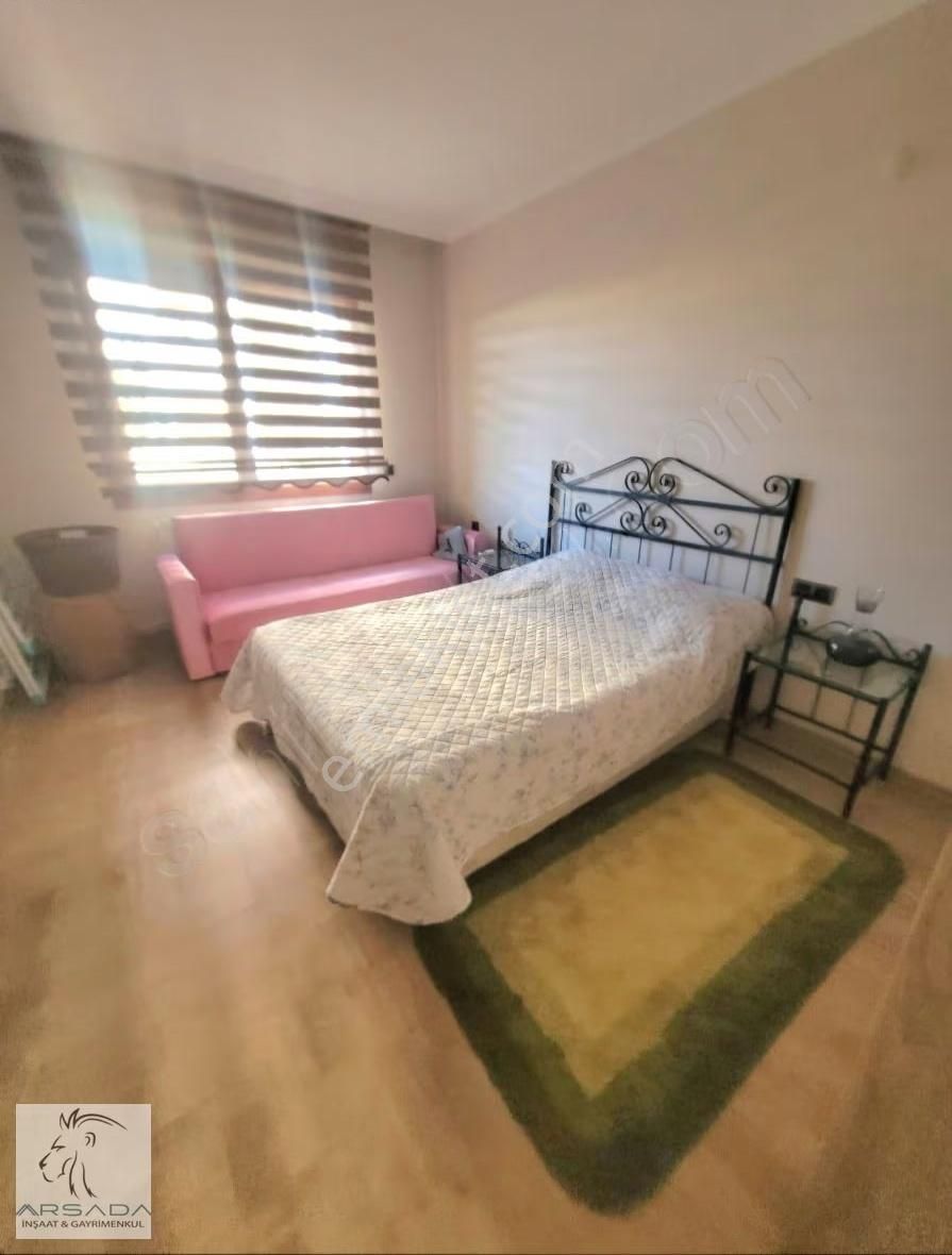 Kuşadası Kadınlar Denizin De Havuzlu Site İçinde Kiralık Boş 4+1 - Görsel 9
