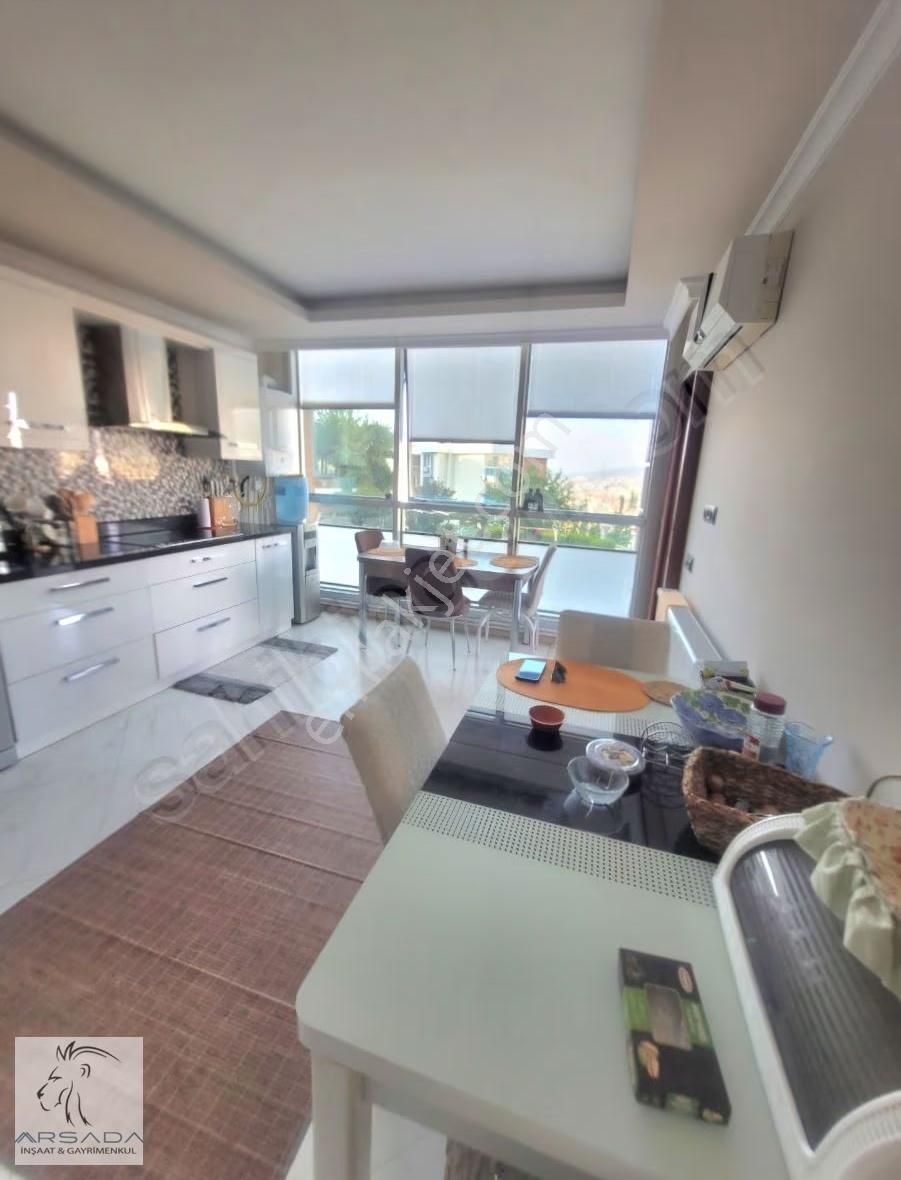 Kuşadası Kadınlar Denizin De Havuzlu Site İçinde Kiralık Boş 4+1 - Görsel 18