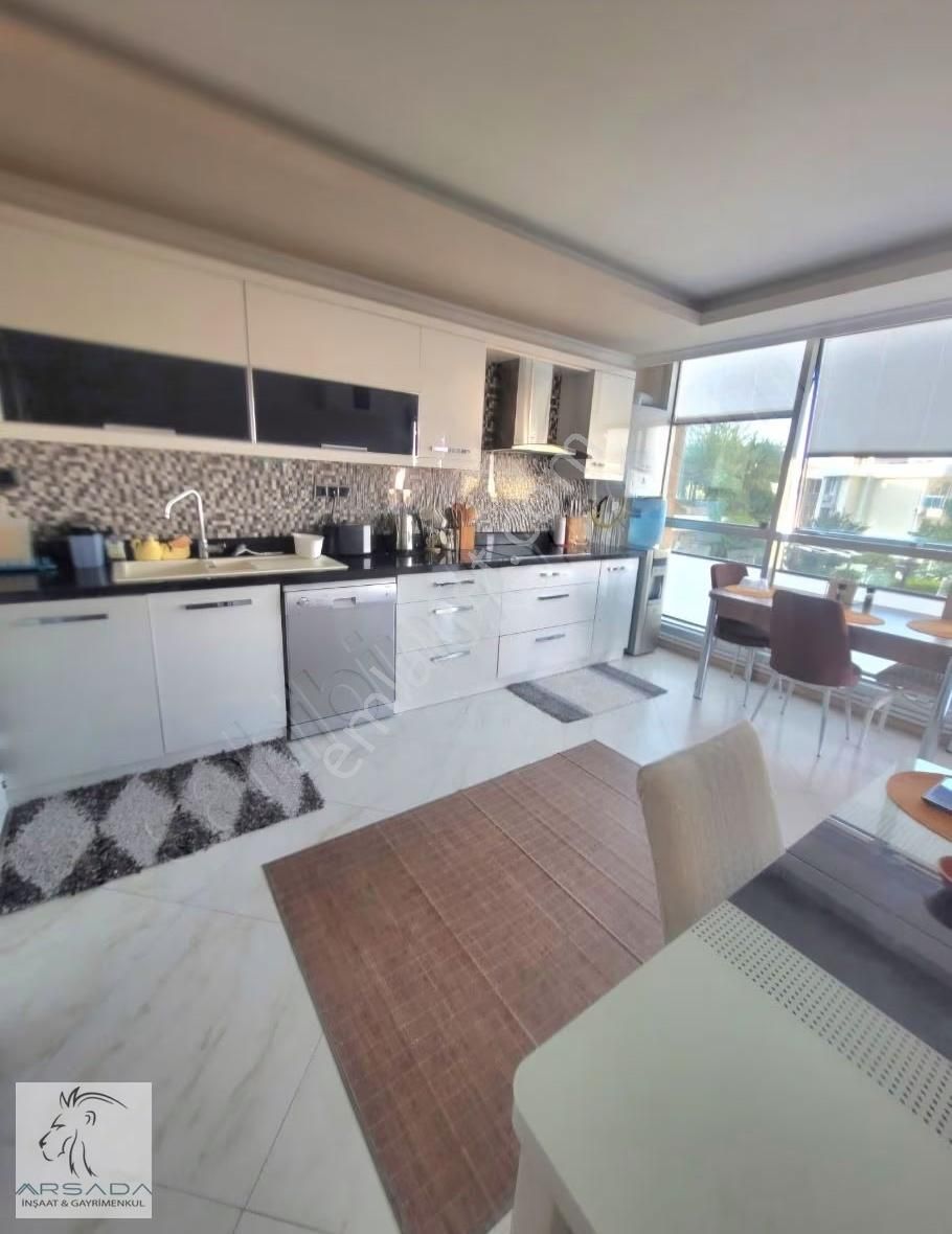 Kuşadası Kadınlar Denizin De Havuzlu Site İçinde Kiralık Boş 4+1 - Görsel 23