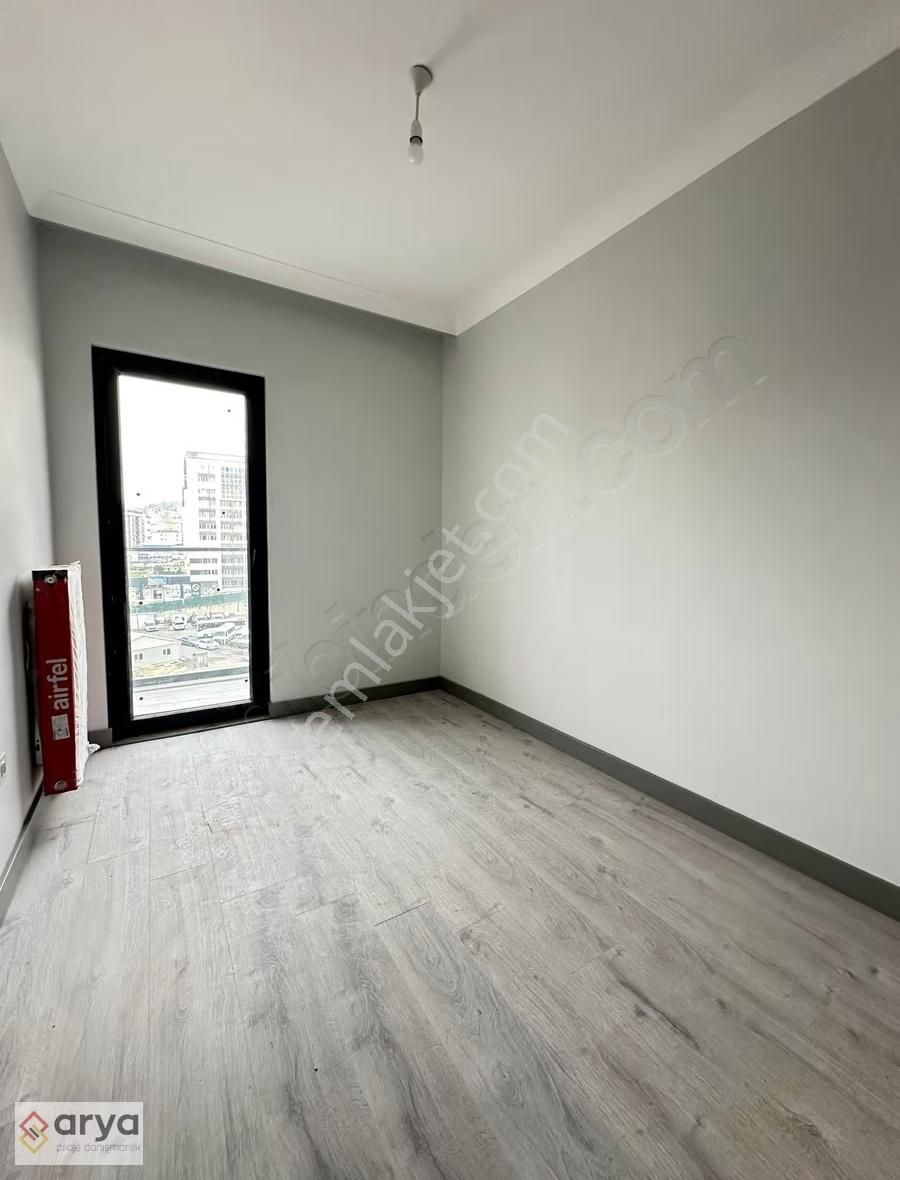 Marmara Has. Metro Karşısı Site İçerisinde Kiralık Sıfır 2+1 - Görsel 3
