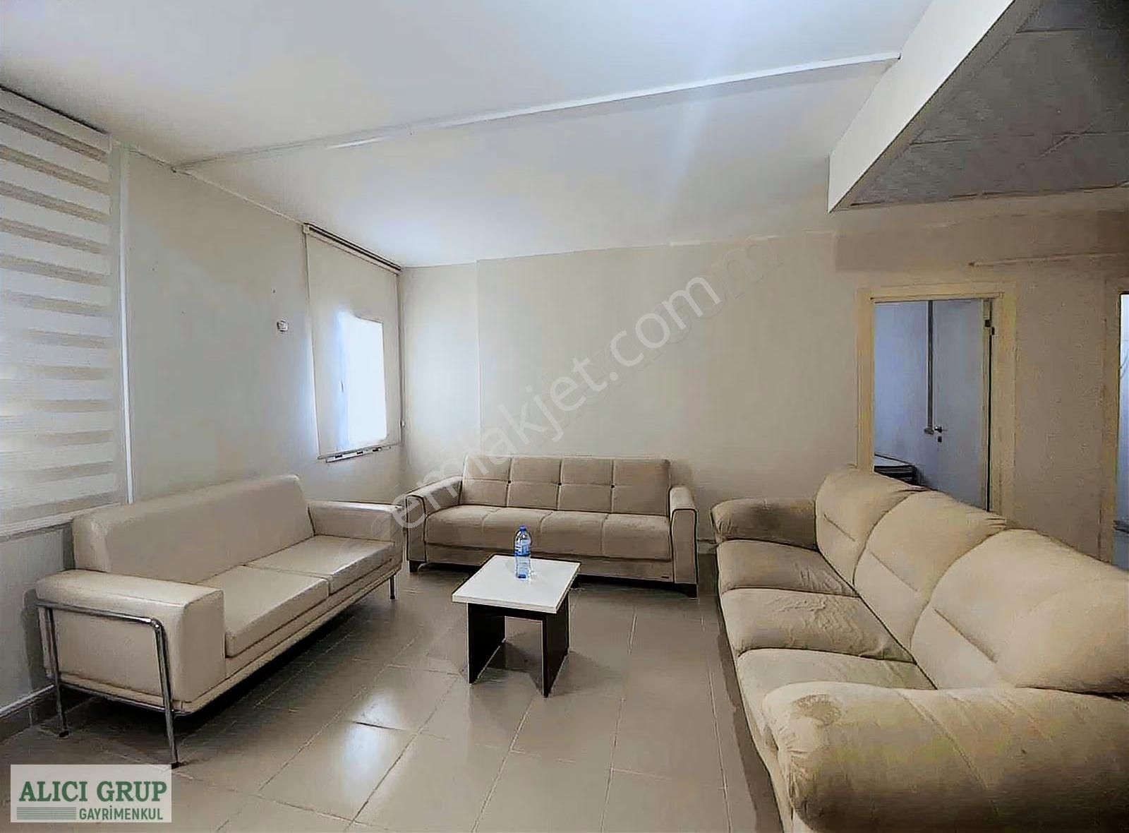 Kiralık,site İçerisinde Geniş 1+1 Ana Yola Yakın - Görsel 2