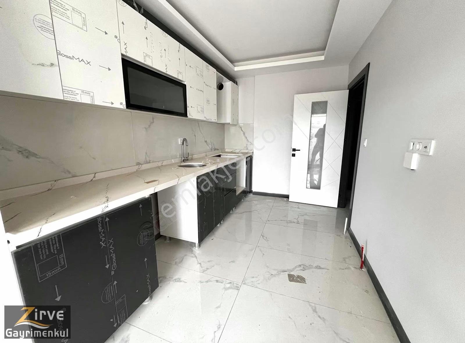 Zirve Gayrimenkulden Yeşiltepede Caddede Geniş Güney Cephe 3+1 - Görsel 29