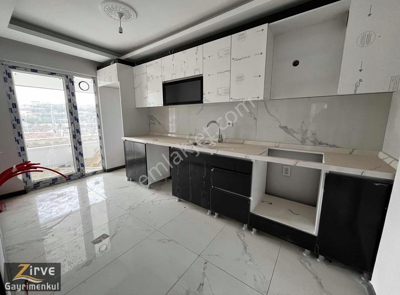 Zirve Gayrimenkulden Yeşiltepede Caddede Geniş Güney Cephe 3+1 - Görsel 27