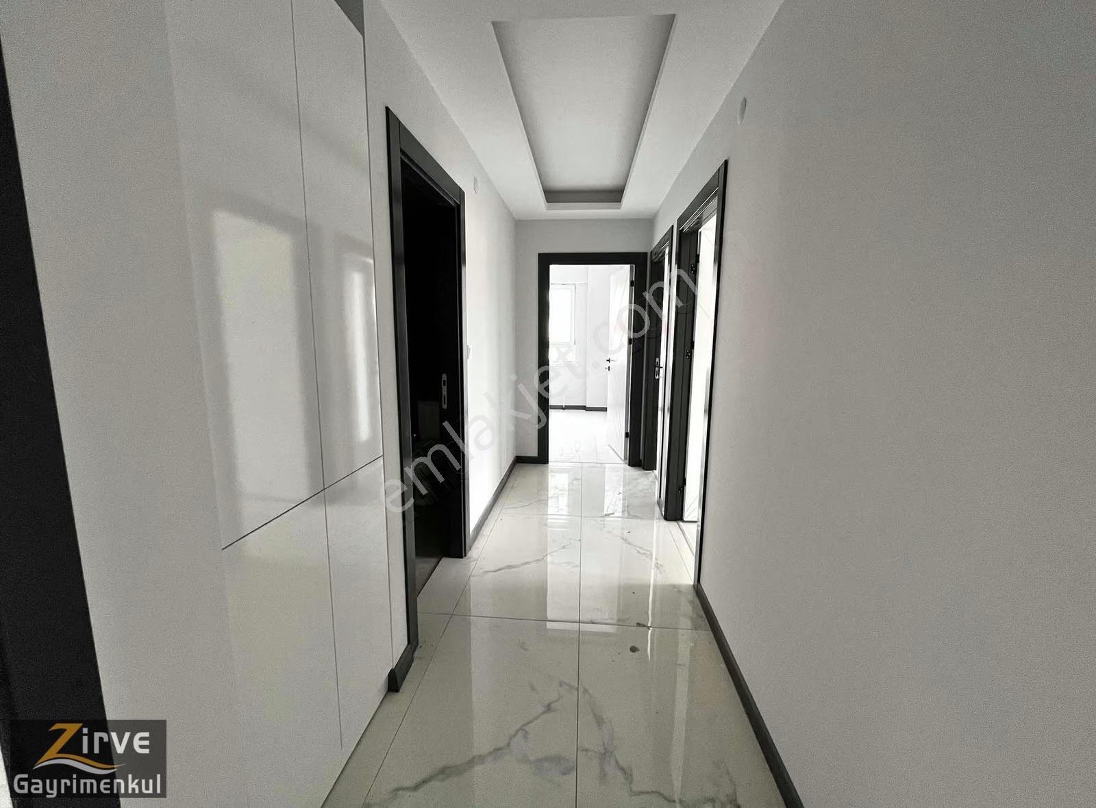Zirve Gayrimenkulden Yeşiltepede Caddede Geniş Güney Cephe 3+1 - Görsel 32